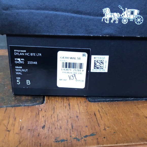Coach boots 🥾 size 5B - Picture 8 of 9